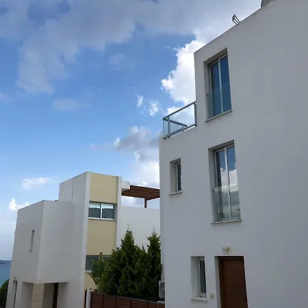 Marina View 11 ペイヤ